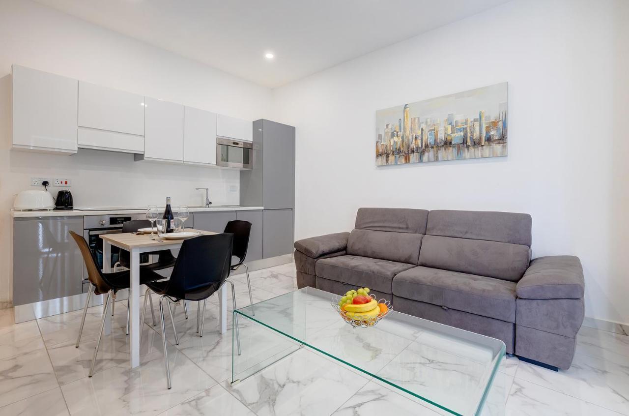 Modern 1Br Apartment, Central Location Слима Екстериор снимка
