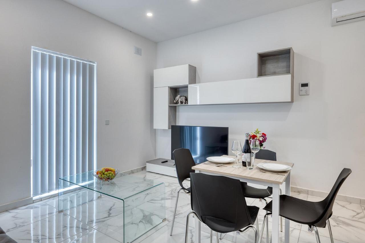 Modern 1Br Apartment, Central Location Слима Екстериор снимка