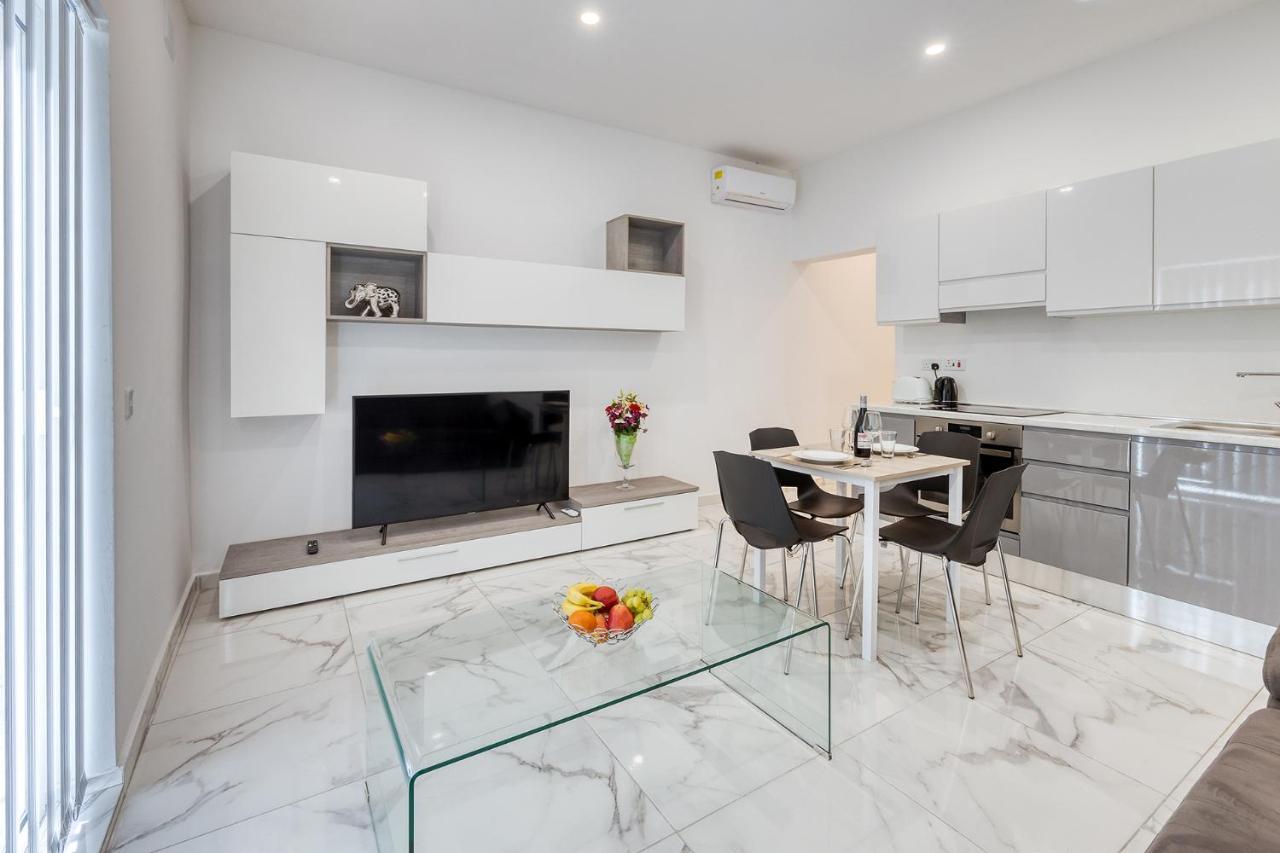 Modern 1Br Apartment, Central Location Слима Екстериор снимка